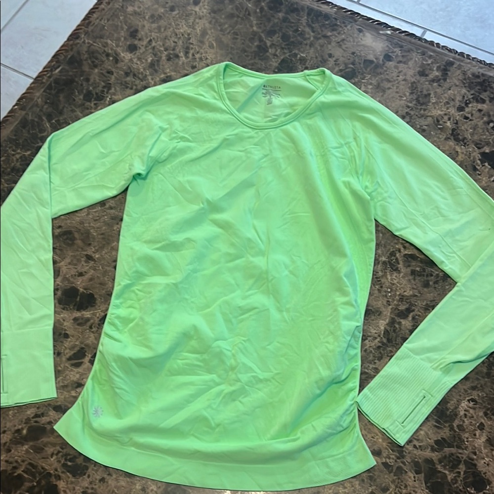 Athleta Long Sleeve Tee in Light Green